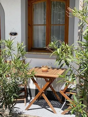 Gaestezimmer Weingut Hoellerer
